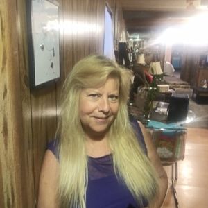 Meet your Posher, Debbie